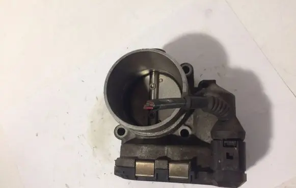 Volkswagen PASSAT B5 Throttle valve 06B133062B 0280750008