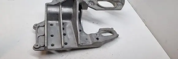 Nissan Qashqai Gearbox mounting bracket