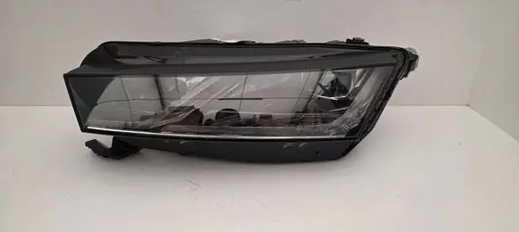 Skoda Octavia Mk4 Headlight/headlamp 5E4941015B 0301118233A LE18A6419