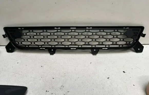 Volvo XC60 Front bumper lower grill 30763423 30763422