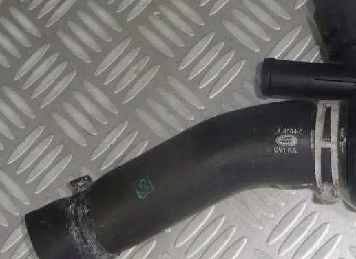 Land Rover Range Rover Sport L494 Engine coolant pipe/hose FPLA8584CA
