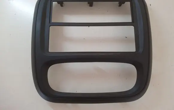 Radio/GPS head unit trim