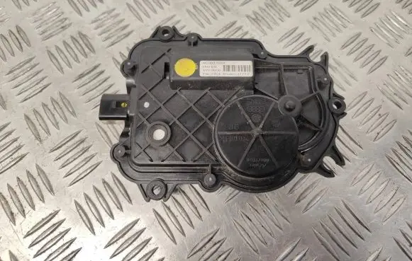Audi A8 S8 D3 4E Rear door soft close latching motor 4E0837059