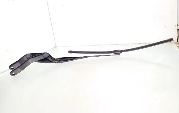 Mercedes-Benz C W204 Front wiper blade arm A2048200344