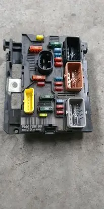 Peugeot 207 BSM Control unit 9661708180