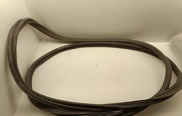 Chrysler Pacifica Trunk rubber seal (body) 