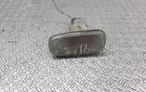 Toyota Corolla Verso E121 Front fender indicator light