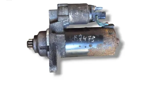 Volkswagen Golf V Starter motor 02Z911023F