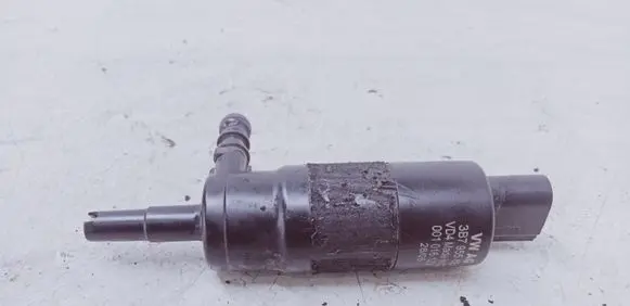 Audi A6 S6 C6 4F Windscreen/windshield washer pump 3B7955681