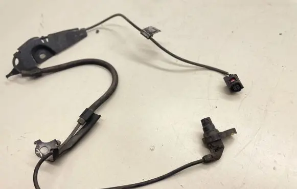 Lexus ES 300h (6th Gen) ABS brake wheel speed sensor 8954333090