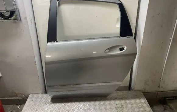 Mercedes-Benz B W245 Rear door