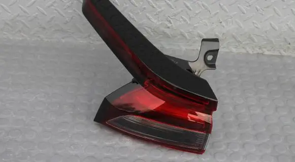 Nissan Qashqai J12 Rear/tail lights LAMPA-LH-220-8D02F 220-8D02F