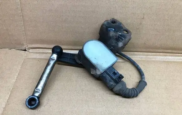 Seat Leon (1P) Headlight/headlamp level sensor 1T0907503