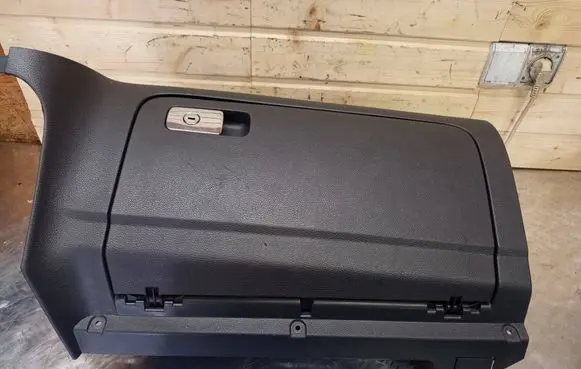 Volkswagen Golf V Glove box 1K1857290 1355D300465