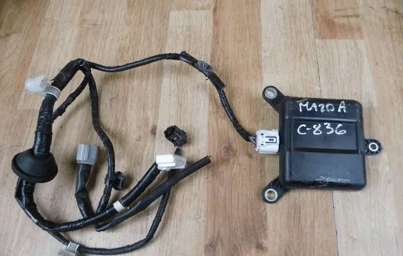 Mazda CX-5 II Blind spot module KB8C67Y30C