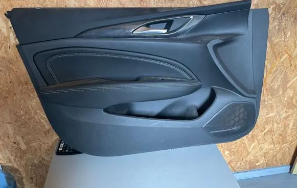 Opel Insignia B Front door card panel trim 39138292