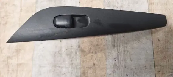 Nissan Altima Electric window control switch 82961