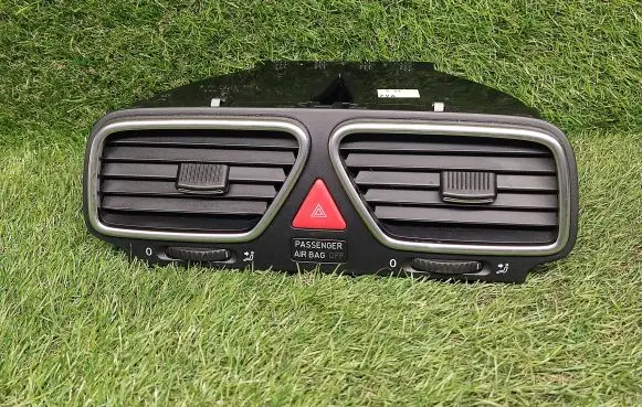 Volkswagen Scirocco Dash center air vent grill 1Q0819735C 1Q081978H