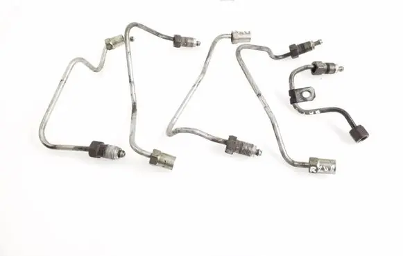 Toyota Avensis Verso Fuel injector supply line/pipe 