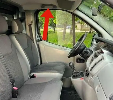 Opel Vivaro Front interior roof grab handle 8200000099 98193