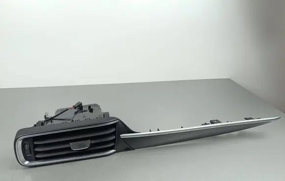 Maserati Levante Dashboard side air vent grill/cover trim 100610000100 6700492820 23022018