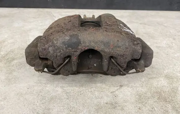 Volvo V70 Front brake caliper 9209724