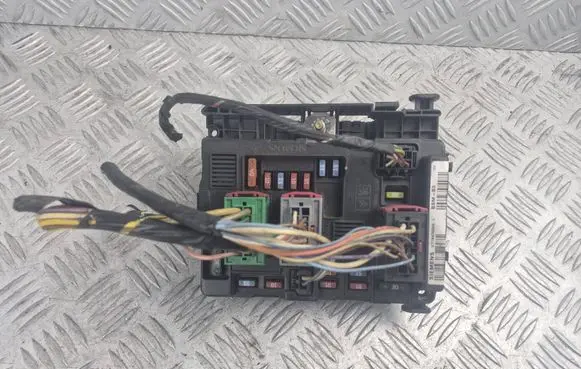 Citroen Berlingo Fuse module 9650618480 U118470003 567114852