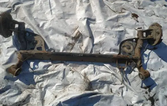 Renault Clio III Rear subframe 