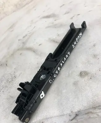 Opel Grandland X Seat belt adjustment rail 9813550780