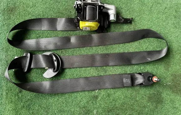 Hyundai i30 Front seatbelt 88810G4000