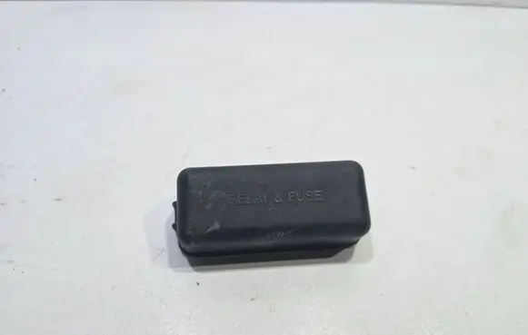 Lexus RX 330 - 350 - 400H Fuse box cover PPPE
