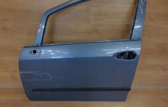 Fiat Grande Punto Front door