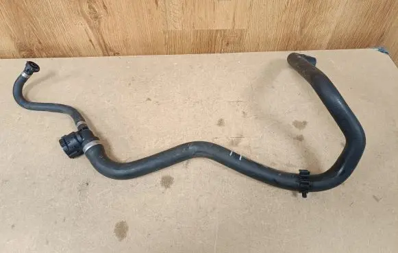 Mercedes-Benz SL AMG R231 Engine coolant pipe/hose A2315013582