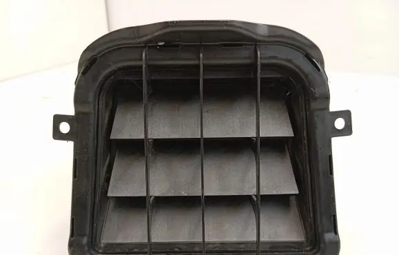 Porsche Macan (95B) Quarter panel pressure vent 8K0819161C