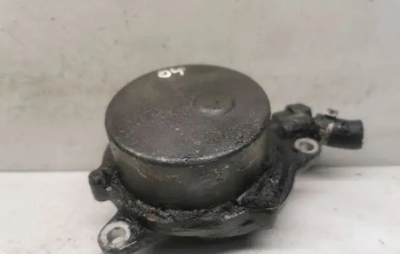 BMW X5 E53 Vacuum pump 04T0713137