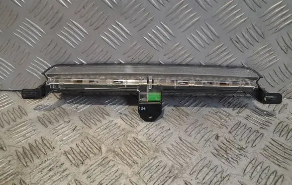 Volvo V70 Third/center stoplight 8658948