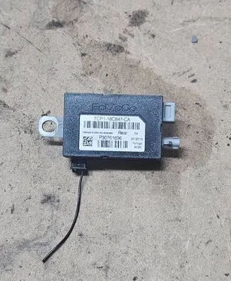 Ford Grand C-MAX Aerial antenna amplifier 7CP118C847CA P30761696 20130116