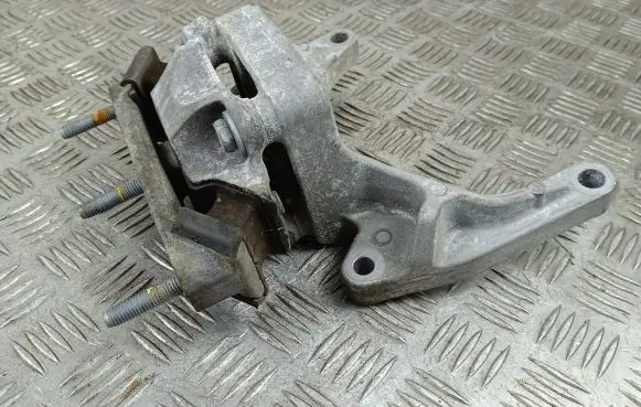 Jeep Grand Cherokee WL Gearbox mount 68375820AB