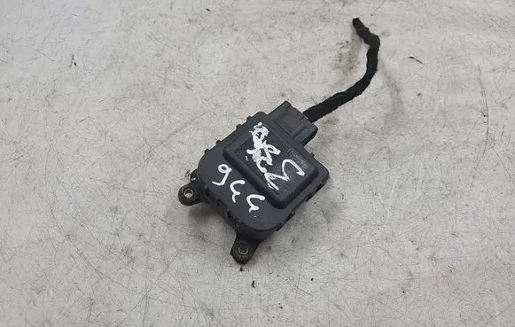 Audi A4 S4 B5 8D Air flap motor/actuator 