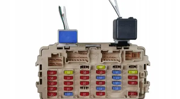 Nissan X-Trail T30 Fuse module
