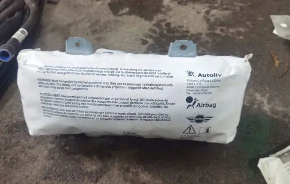 Mini Cooper Countryman R60 Passenger airbag 981119601