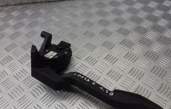 Opel Corsa C Accelerator pedal position sensor 9129423