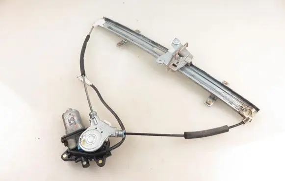 Suzuki Grand Vitara I Front door window regulator with motor 8346065D00