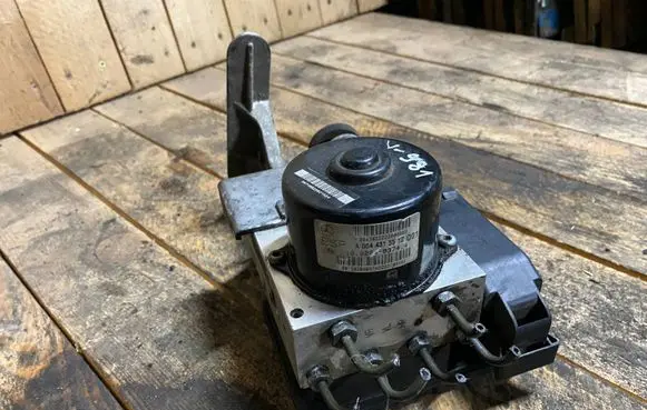 Mercedes-Benz C W203 ABS Pump a0044315512 0044315512