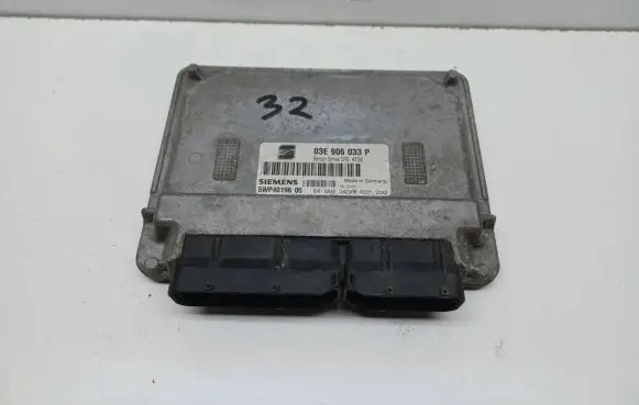 Seat Ibiza III (6L) Engine control unit/module 03E906033P 5WP4019605 3PE4729