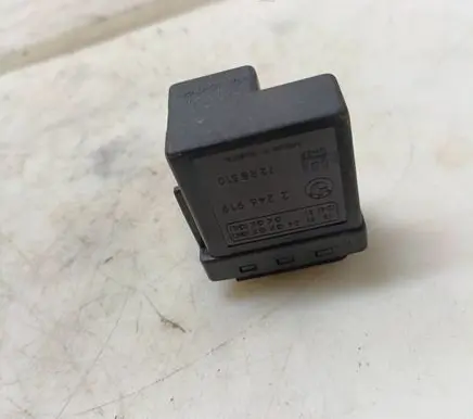 BMW 5 E39 Glow plug pre-heat relay 2246919 72RB510