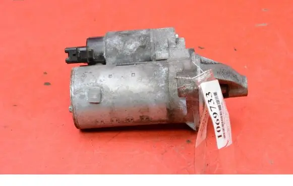 Toyota Yaris Starter motor 28100K0010