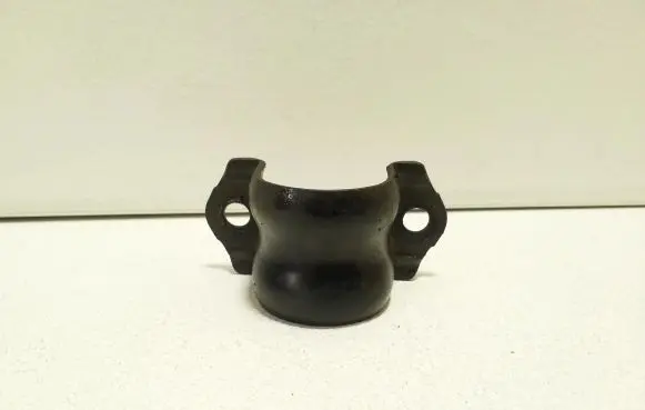 Honda CR-V Sway bar bush bracket, front 