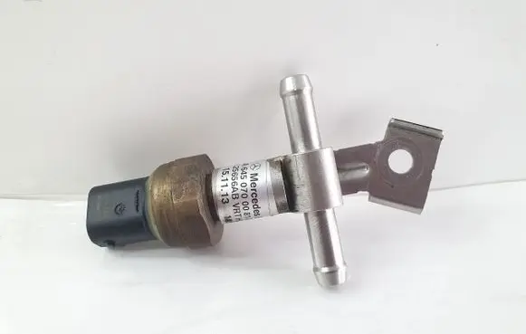 Mercedes-Benz A W176 Fuel pressure sensor A6450700081