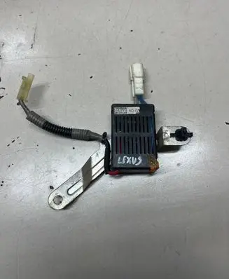 Lexus IS 220D-250-350 Door control unit/module 053706D310